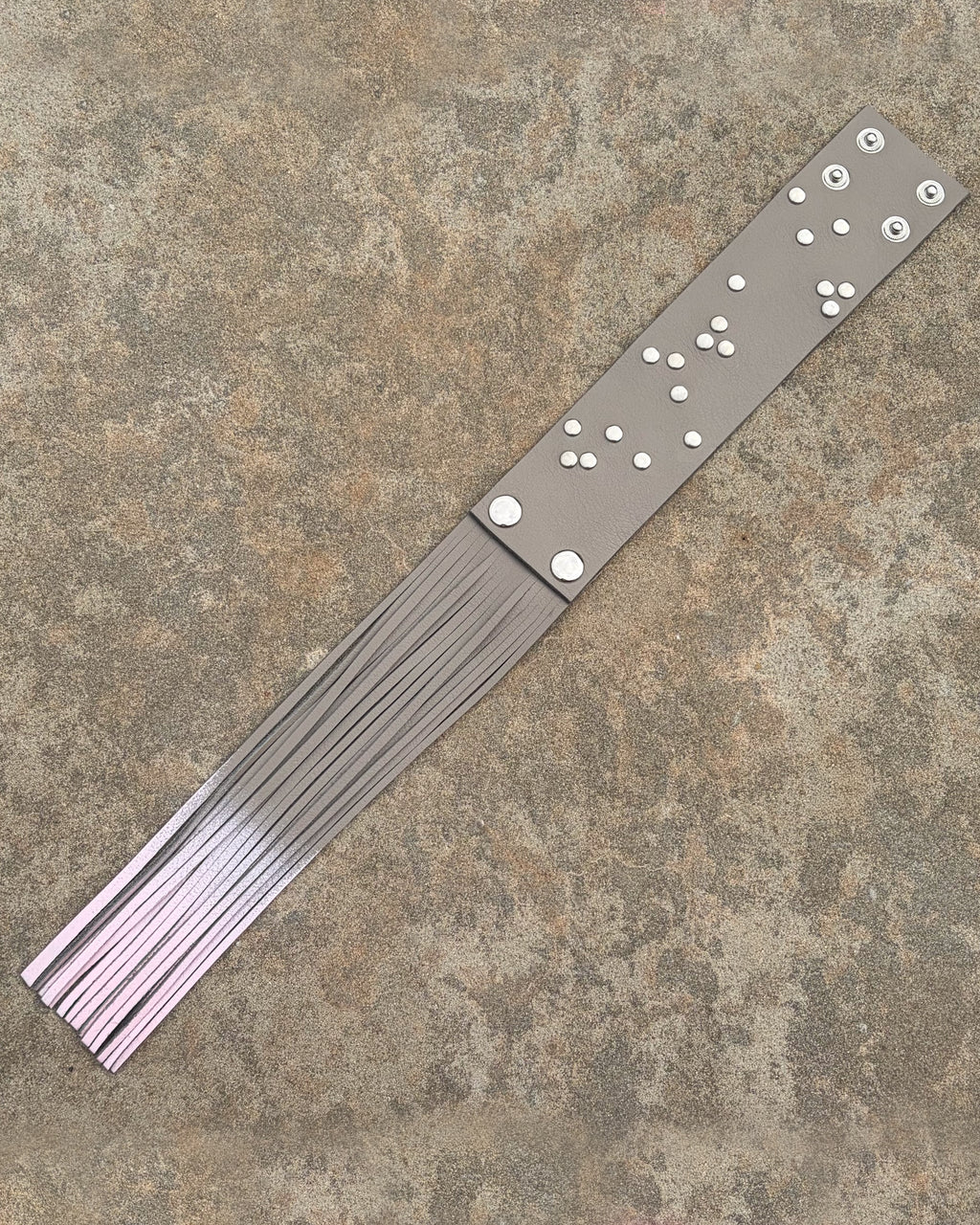 FADE FRINGE CUFF