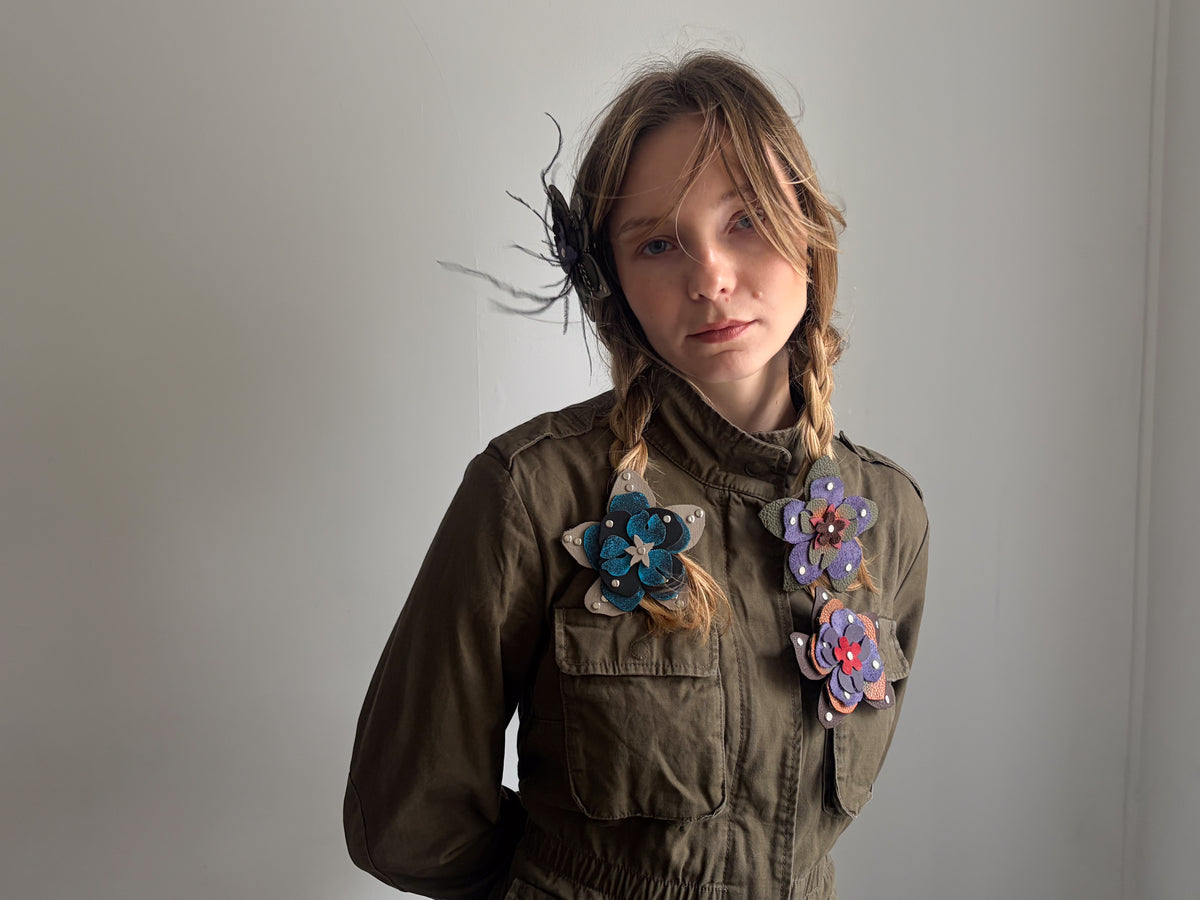 Ever-blooming brooch & hair clip ash brown
