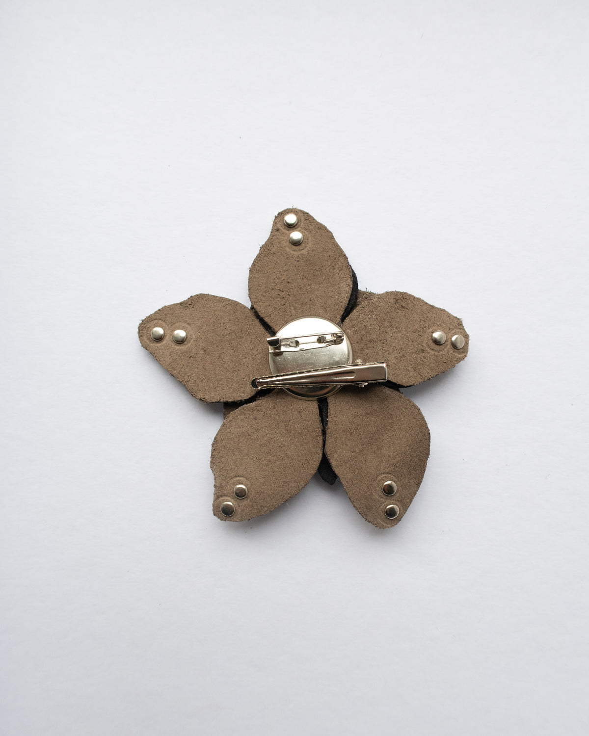 Ever-blooming brooch & hair clip ash brown
