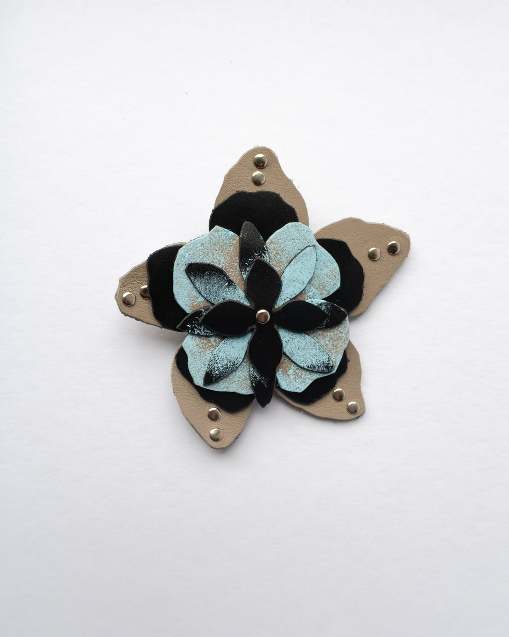 Ever-blooming brooch & hair clip ash brown