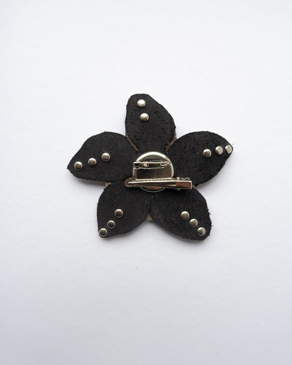 Ever-blooming brooch & hair clip black