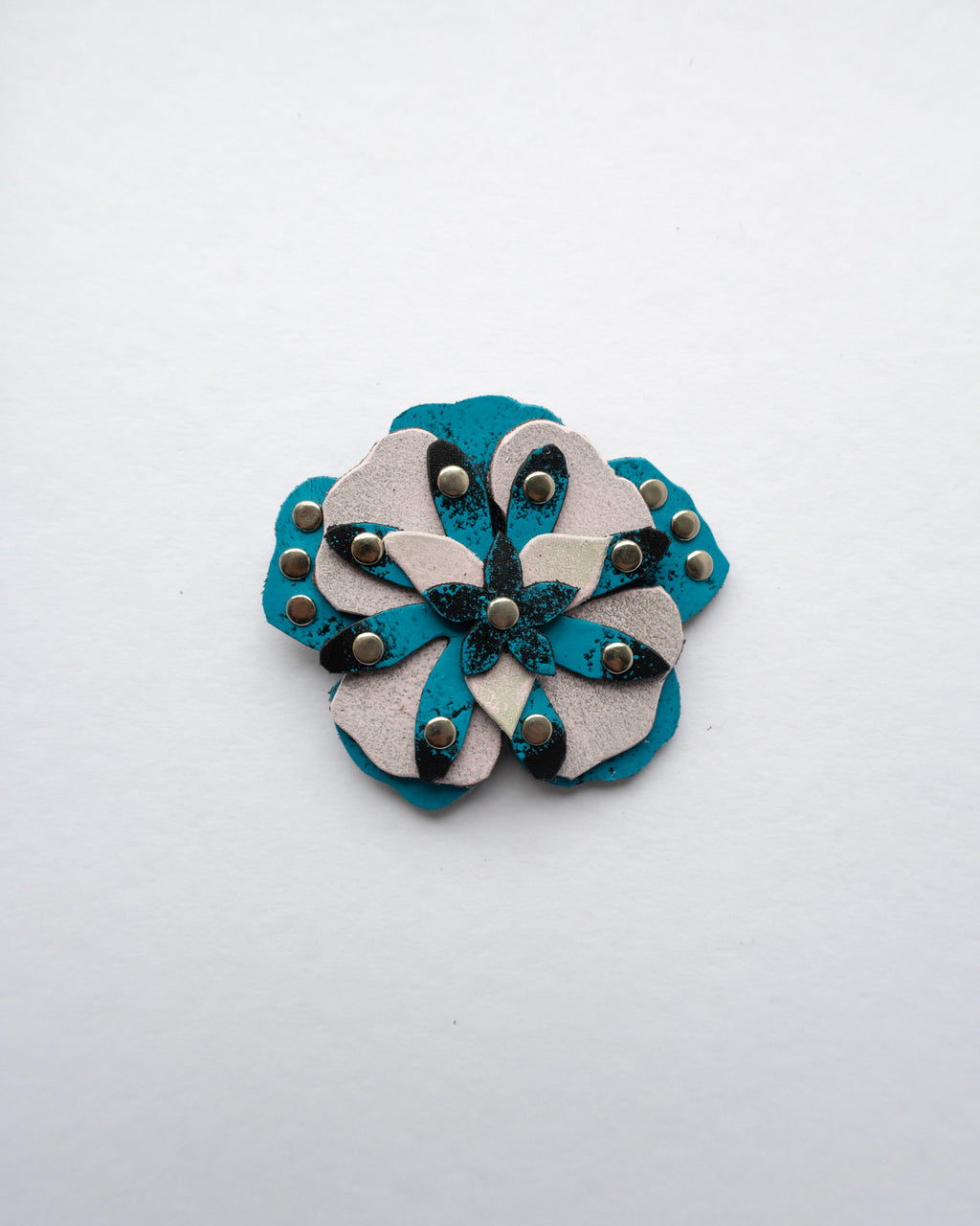 Ever-blooming brooch & hair clip aqua