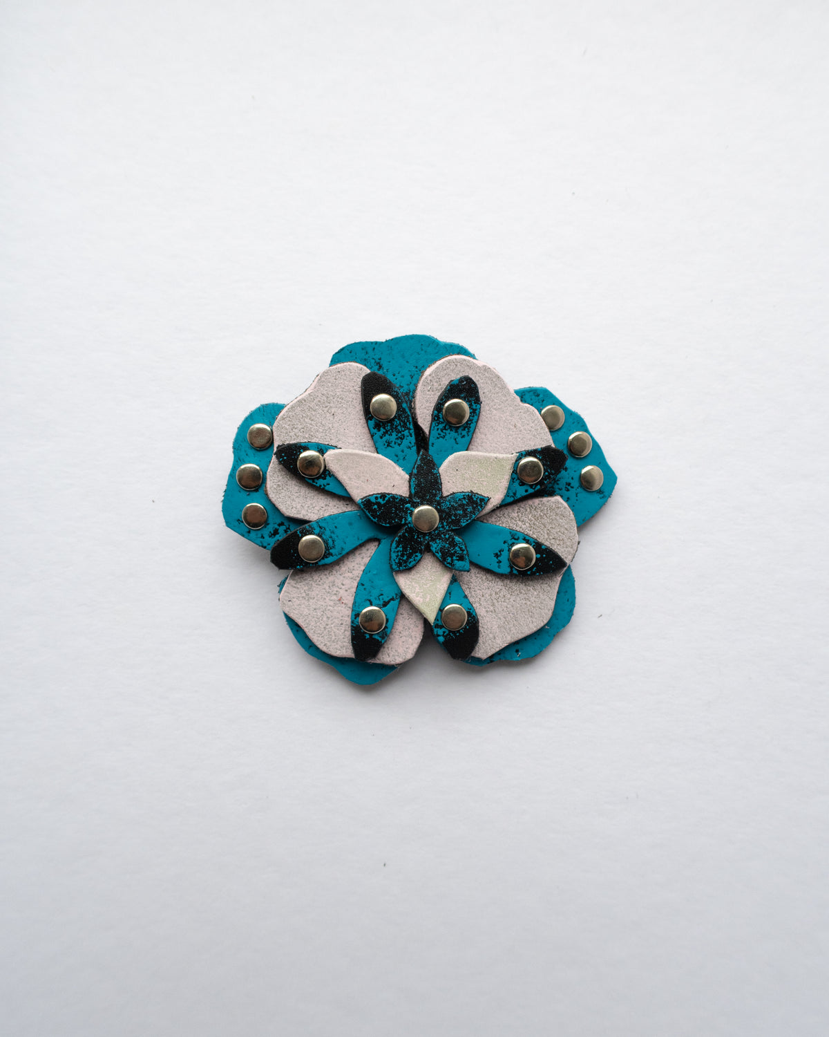 Ever-blooming brooch & hair clip aqua