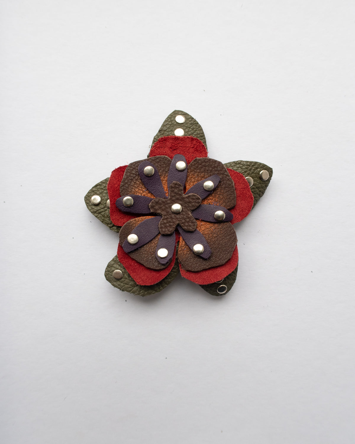 Ever-blooming brooch & hair clip olive green