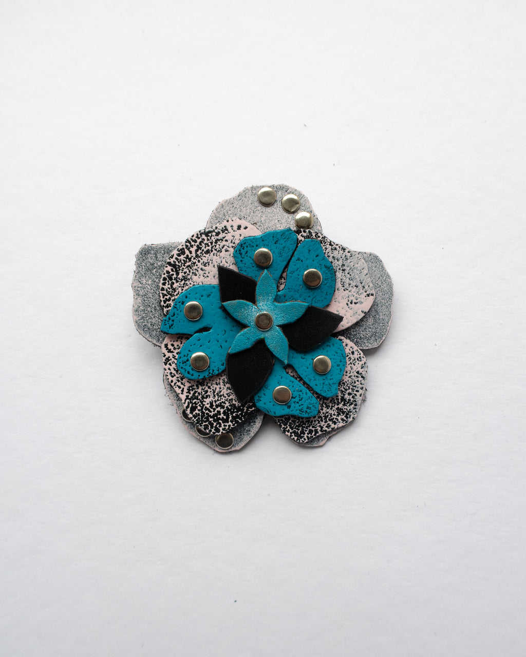 Ever-blooming brooch & hair clip pink
