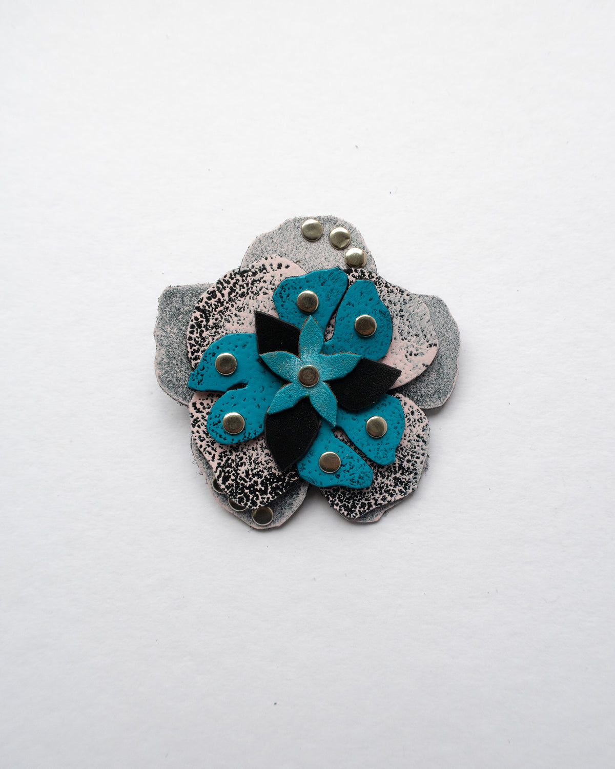 Ever-blooming brooch & hair clip pink