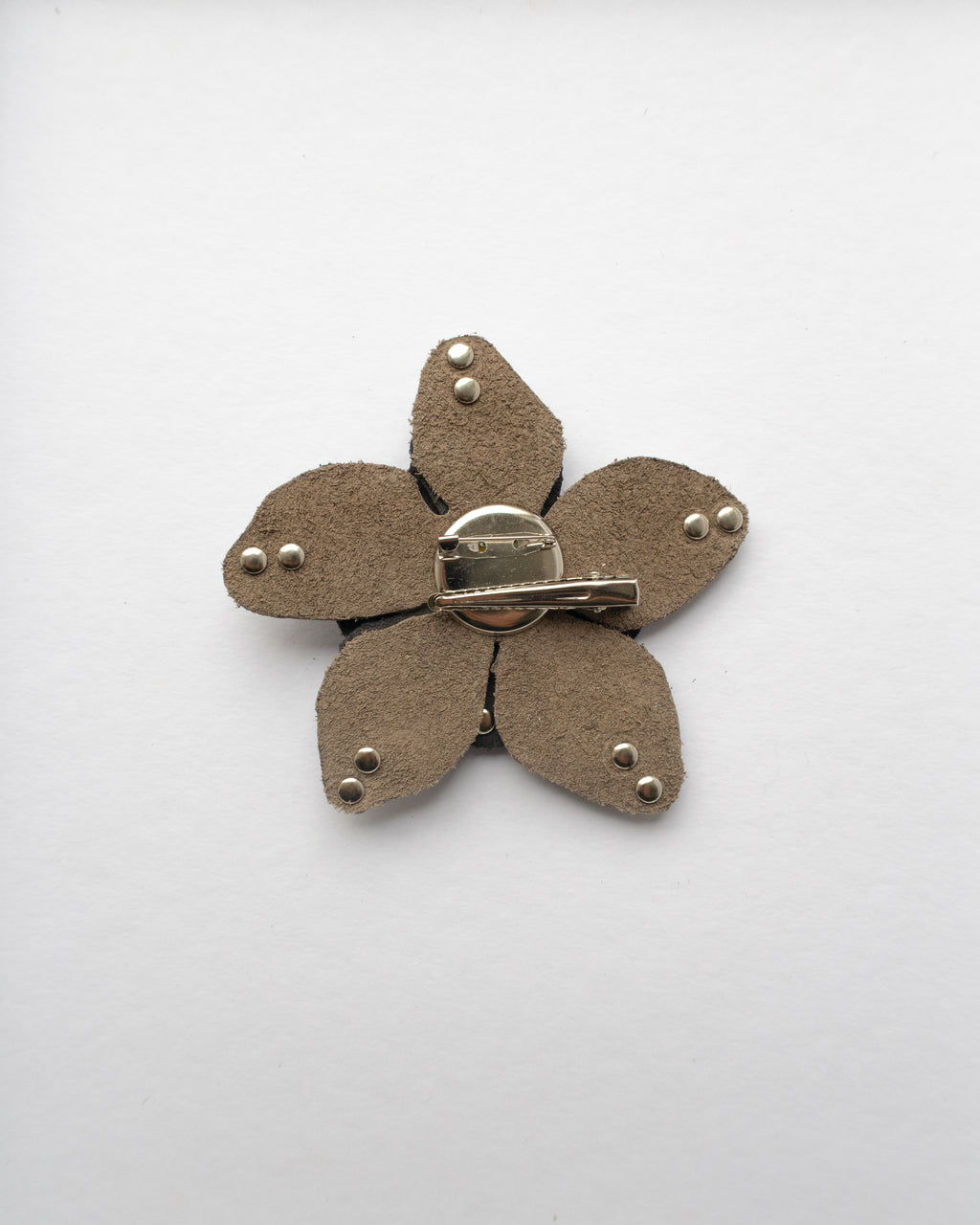 Ever-blooming brooch & hair clip ash brown