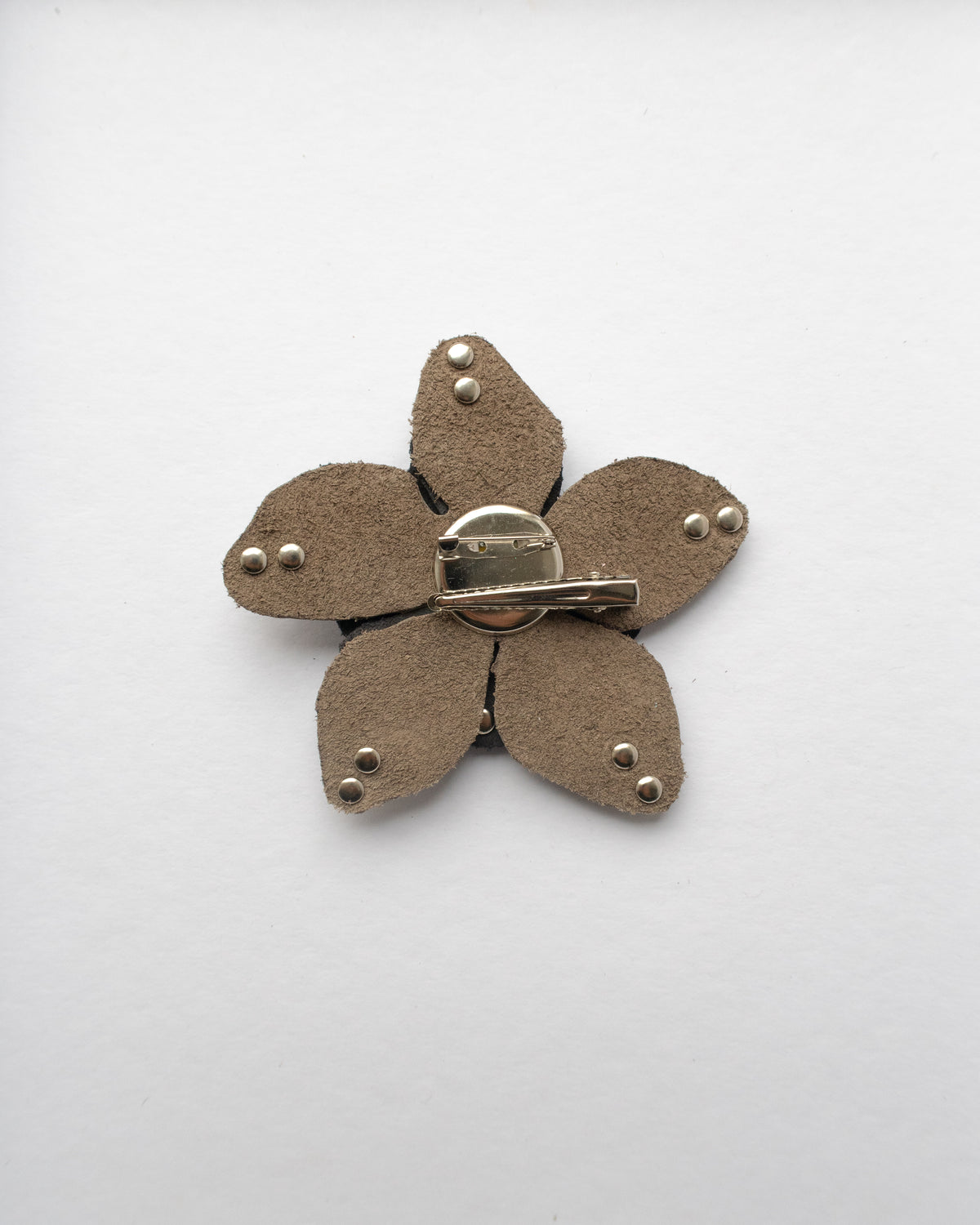 Ever-blooming brooch & hair clip ash brown