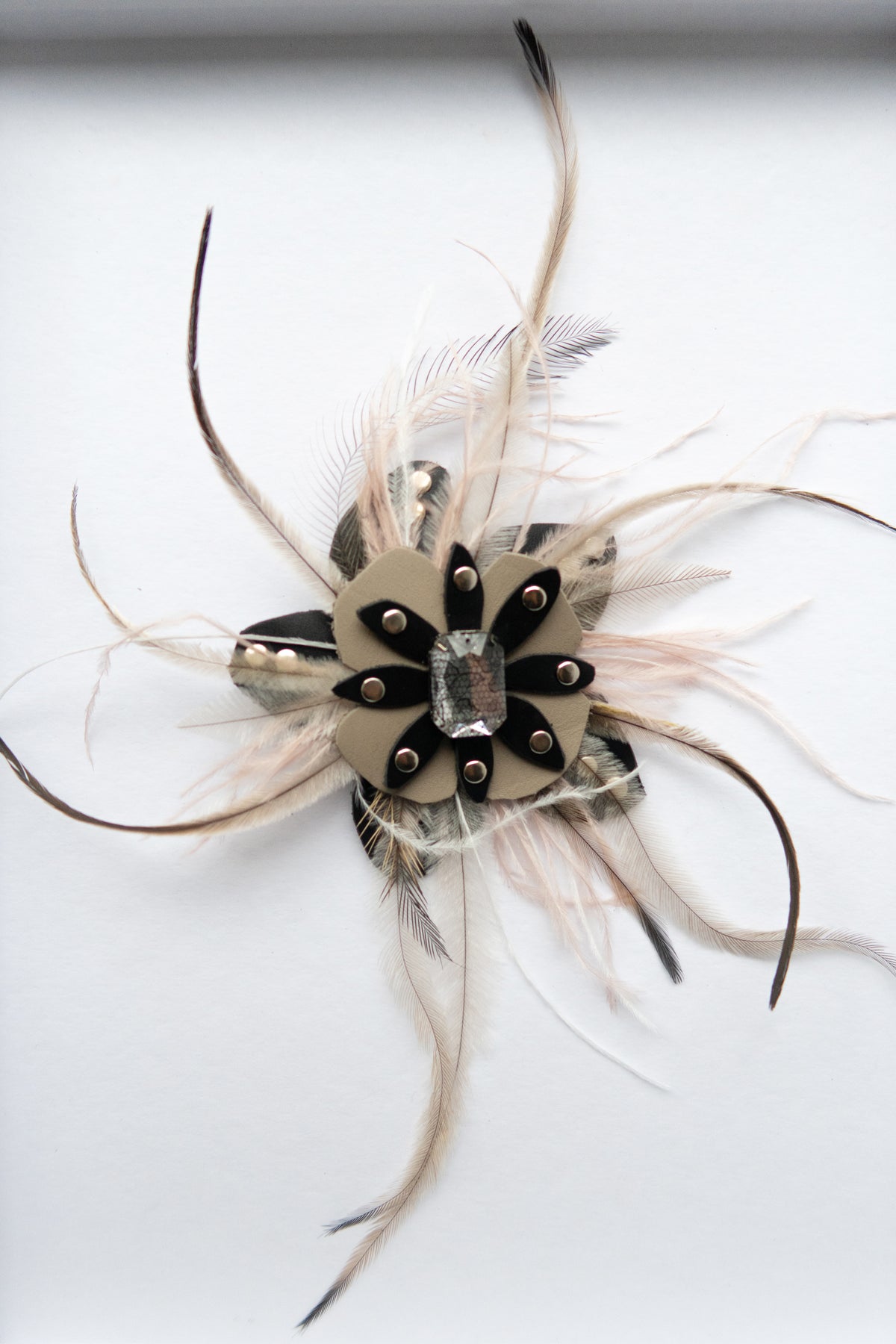 Ever-blooming feather brooch & hair clip